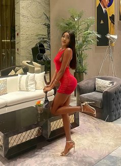 Hellen - escort in Beirut Photo 6 of 7