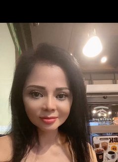 Hellen - escort in Bangkok Photo 3 of 4
