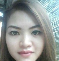Hellen - puta in Bali