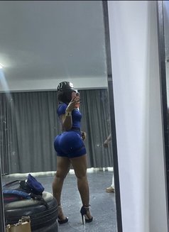 Hellen - escort in Lagos, Nigeria Photo 5 of 5