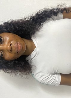 Top - Acompañantes transexual in Dubai Photo 1 of 2