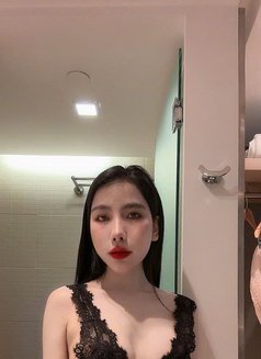 Hellen - puta in Dubai Photo 1 of 8