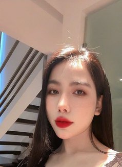 Hellen - puta in Dubai Photo 2 of 8