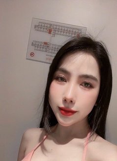 Hellen - puta in Dubai Photo 5 of 8