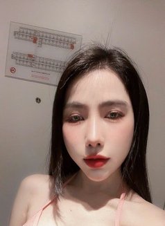 Hellen - puta in Dubai Photo 6 of 8