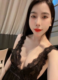 Hellen - puta in Dubai Photo 8 of 8