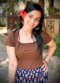 Hello everyone siri in Dubai, from India - escort in Dubai Photo 8 of 8