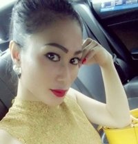 Revalina model - Transsexual escort in Bali