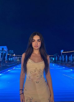 Helvira - escort in Dubai Photo 6 of 9