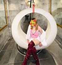 One and only hand cash service - escort in Kathmandu