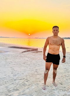 Hemo - Male escort in Dubai Photo 1 of 2