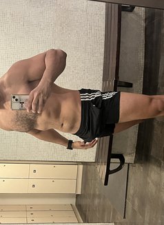 Hemo - Male escort in Dubai Photo 2 of 2