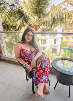 Hemz - Transsexual escort in Bangalore Photo 1 of 4