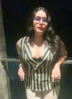 Hemz - Transsexual escort in Bangalore Photo 4 of 4