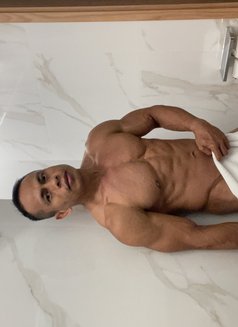 Hendri - Acompañantes masculino in Jakarta Photo 1 of 8