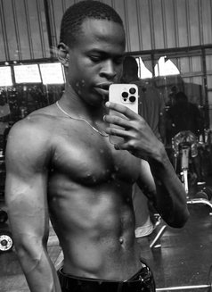 Hennnsy - Male escort in Nairobi Photo 1 of 4