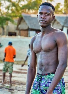 Hennsy - Male escort in Mombasa Photo 1 of 2