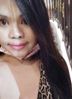 Henny - Transsexual escort in Manila Photo 3 of 4