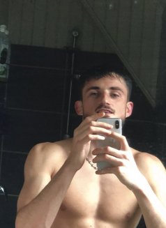 Henri - Male escort in Chiang Mai Photo 5 of 8