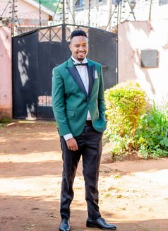Henry - Acompañantes masculino in Nairobi Photo 1 of 7