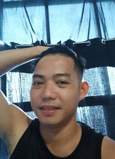 Henry Lee Masseur - Male escort in Manila Photo 3 of 3