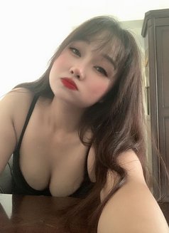 Henry New Girl Vietnamese - Dominadora in Muscat Photo 5 of 6