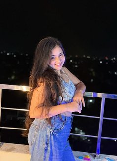 Hensi - escort in Mumbai Photo 2 of 6