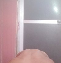 Her Attendant - Acompañante masculino in Mumbai