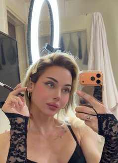 Hera Trans - Male escort in İstanbul Photo 4 of 7