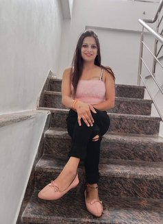Russian escort service near suryaa hotel - Agencia de putas in New Delhi Photo 5 of 8