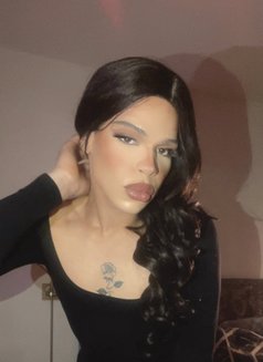 Here only for few days come en enjoy - Transsexual escort in London Photo 9 of 13