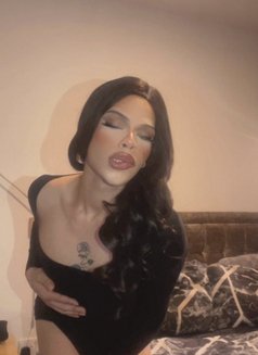 Here only for few days come en enjoy - Transsexual escort in London Photo 13 of 13