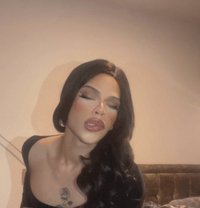 Here only for few days come en enjoy - Transsexual escort in Glasgow