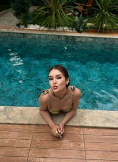 Here - escort in Riyadh Photo 2 of 10