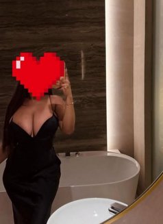 Heri - escort in Cairo Photo 2 of 2