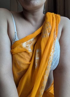 Herleen Kaur cam & real meet (outcall) - escort in New Delhi Photo 6 of 8