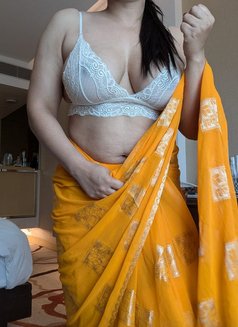 Herleen Kaur cam & real meet (outcall) - escort in New Delhi Photo 7 of 8