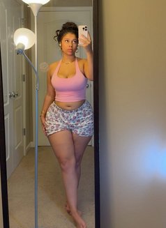 Hermine - escort in Yokohama Photo 2 of 10