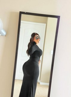 Hermine - escort in Yokohama Photo 3 of 10