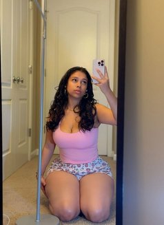 Hermine - escort in Yokohama Photo 10 of 10