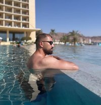 Heronight - Acompañantes masculino in Amman