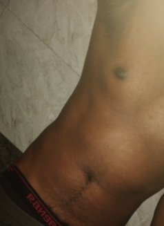 Hesh Vithanage - Male escort in Colombo Photo 3 of 4