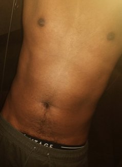 Hesh Vithanage - Male escort in Colombo Photo 3 of 4
