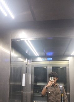 Hetansh - Male escort in Mumbai Photo 9 of 10