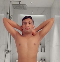 Hethin - Acompañantes masculino in Singapore Photo 4 of 4