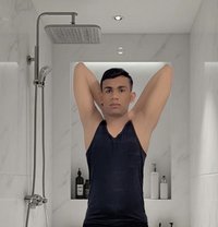 Hethin big dick with good service - Male escort in Singapore Photo 8 of 9