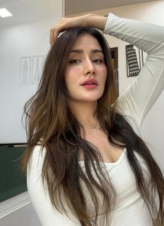 Hettal - escort in Pune Photo 1 of 3