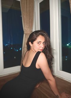 Hetvi Escort - escort in Pune Photo 1 of 2