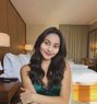 Hetvi Sinha - escort in Frankfurt Photo 1 of 1