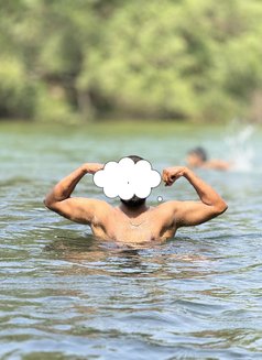 Hey Adiii Here - Intérprete masculino de adultos in Pune Photo 1 of 2